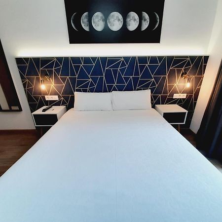 Hostal Laia By Gaiarooms Barcelona Luaran gambar