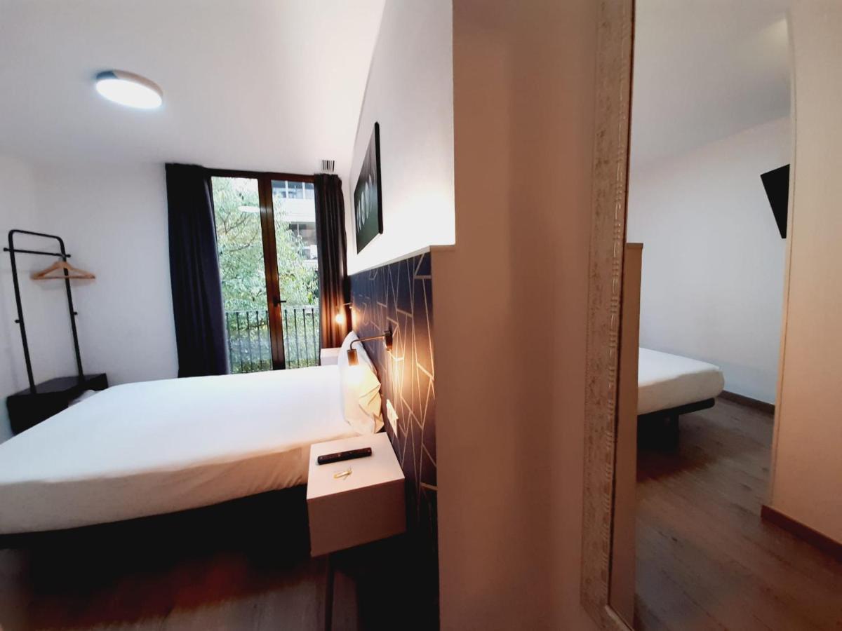 Hostal Laia By Gaiarooms Barcelona Luaran gambar