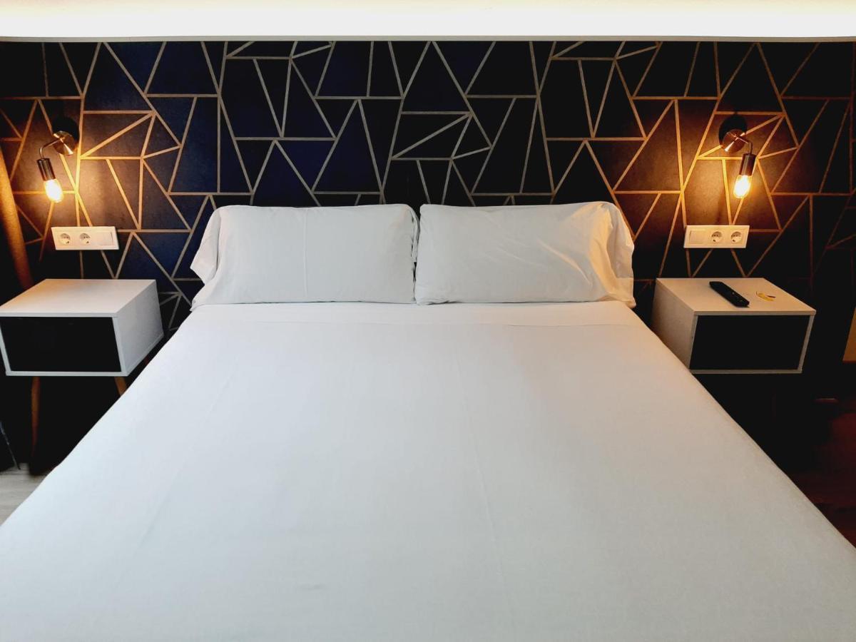 Hostal Laia By Gaiarooms Barcelona Luaran gambar